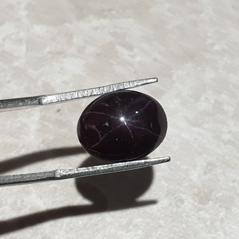 Granat gwiaździsty kaboszon 13x10 mm nr 208