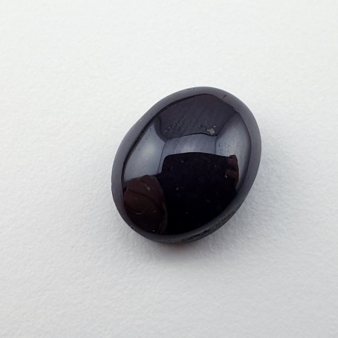 Granat gwiaździsty kaboszon 13x10 mm nr 208