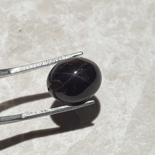 Granat gwiaździsty kaboszon 13x10 mm nr 290