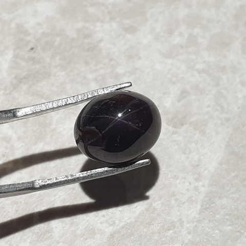 Granat gwiaździsty kaboszon 13x10 mm nr 290