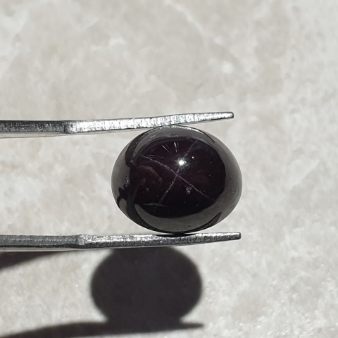 Granat gwiaździsty kaboszon 13x11 mm nr 150