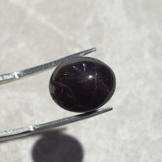 Granat gwiaździsty kaboszon 13x11 mm nr 164