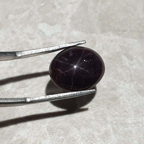 Granat gwiaździsty kaboszon 13x11 mm nr 187