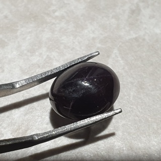 Granat gwiaździsty kaboszon 13x11 mm nr 240