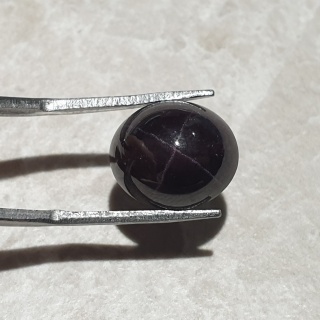 Granat gwiaździsty kaboszon 13x11 mm nr 252