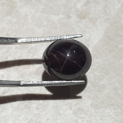 Granat gwiaździsty kaboszon 13x11 mm nr 252