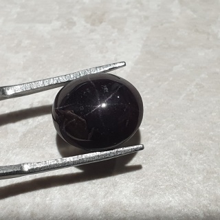 Granat gwiaździsty kaboszon 13x11 mm nr 282