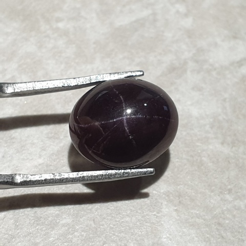 Granat gwiaździsty kaboszon 13x11 mm nr 301