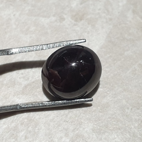 Granat gwiaździsty kaboszon 13x12 mm nr 279