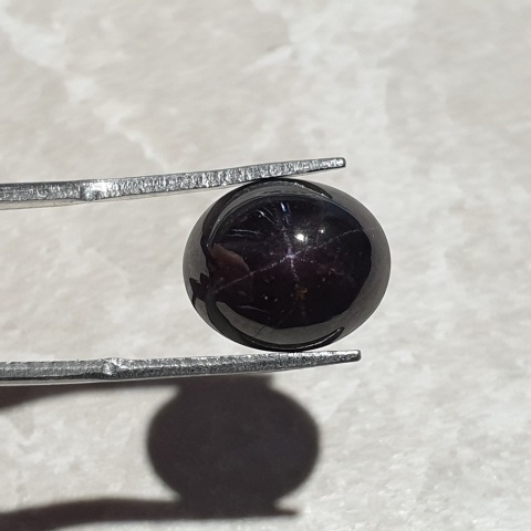 Star garnet cabochon 14x11 mm no 151