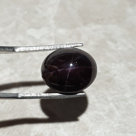 Granat gwiaździsty kaboszon 14x11 mm nr 202