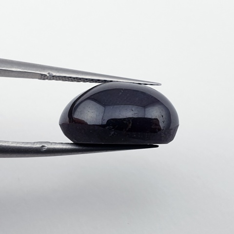 Granat gwiaździsty kaboszon 14x11 mm nr 203