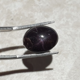 Granat gwiaździsty kaboszon 14x11 mm nr 228