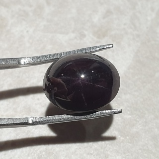 Granat gwiaździsty kaboszon 14x11 mm nr 265