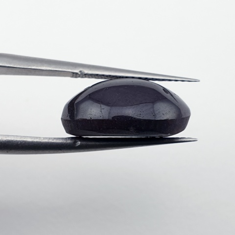 Granat gwiaździsty kaboszon 14x11 mm nr 286