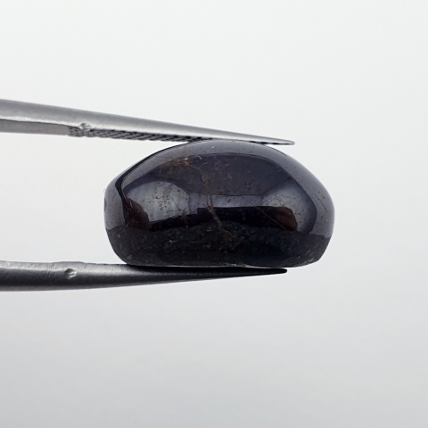 Granat gwiaździsty kaboszon 14x12 mm nr 136