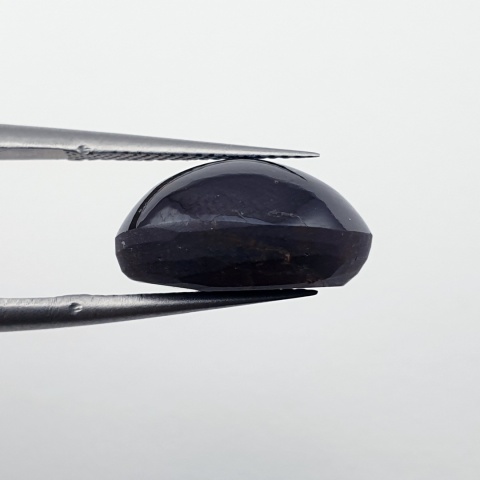 Granat gwiaździsty kaboszon 14x12 mm nr 209