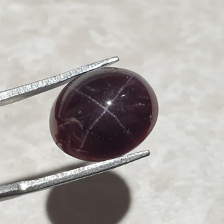 Granat gwiaździsty kaboszon 14x12 mm nr 212