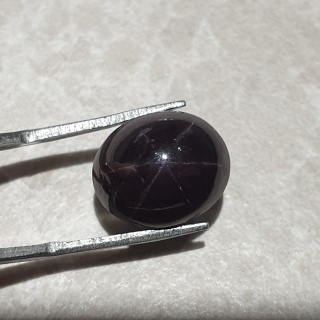 Granat gwiaździsty kaboszon 14x12 mm nr 247