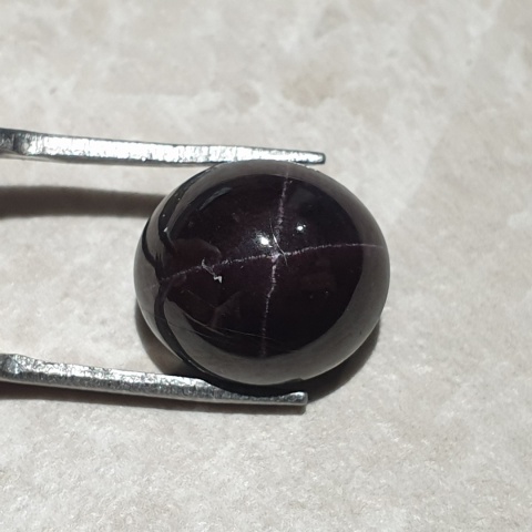 Granat gwiaździsty kaboszon 14x13 mm nr 289