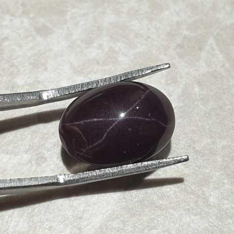 Star garnet cabochon 15x11 mm no 236