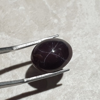 Granat gwiaździsty kaboszon 15x12 mm nr 132