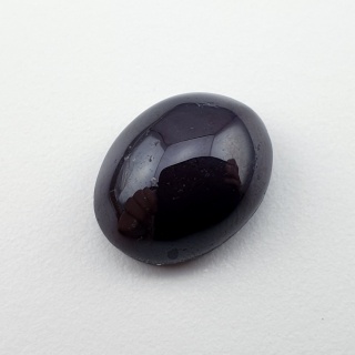 Granat gwiaździsty kaboszon 15x12 mm nr 132