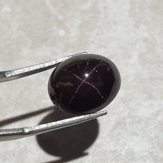 Granat gwiaździsty kaboszon 15x12 mm nr 133