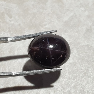 Granat gwiaździsty kaboszon 15x12 mm nr 144