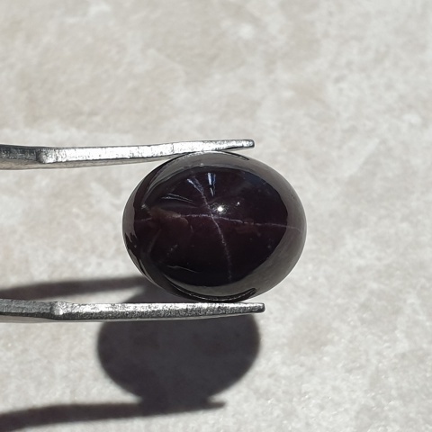 Granat gwiaździsty kaboszon 15x12 mm nr 170