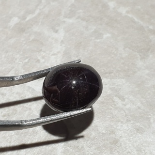 Granat gwiaździsty kaboszon 15x12 mm nr 199