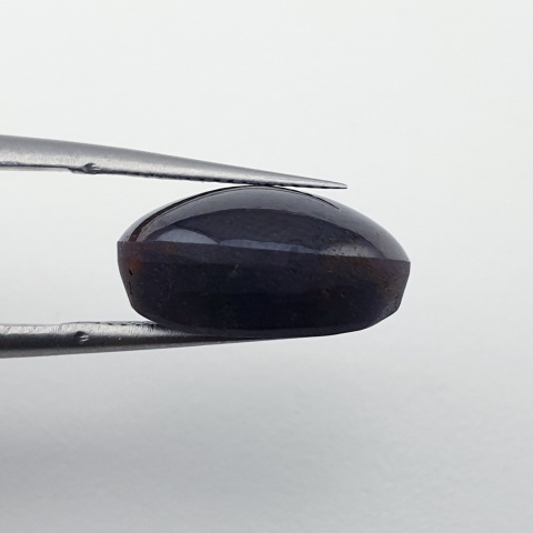 Granat gwiaździsty kaboszon 15x12 mm nr 217