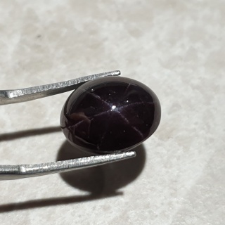 Granat gwiaździsty kaboszon 15x12 mm nr 225