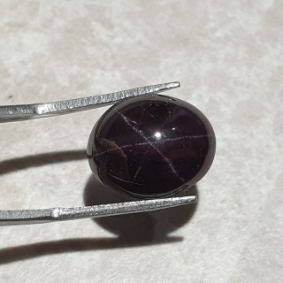 Granat gwiaździsty kaboszon 15x12 mm nr 226