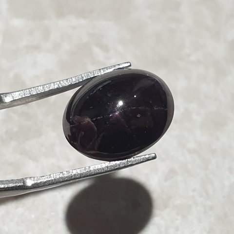 Granat gwiaździsty kaboszon 15x12 mm nr 251