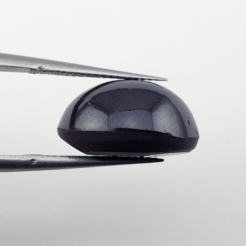 Granat gwiaździsty kaboszon 15x12 mm nr 260