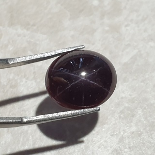 Granat gwiaździsty kaboszon 15x13 mm nr 152