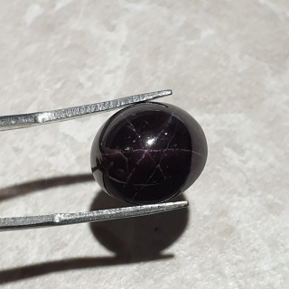 Granat gwiaździsty kaboszon 15x13 mm nr 198