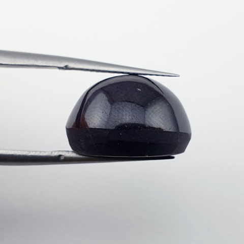 Granat gwiaździsty kaboszon 15x13 mm nr 198