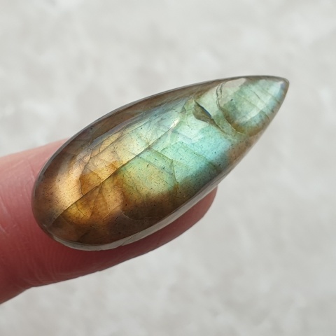 Labradorite cabochon 31x13 mm no BB685