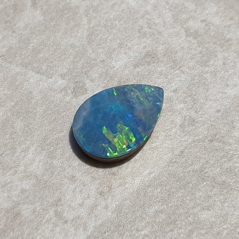 Opal australijski doublet 10x7 mm nr 112