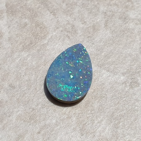 Opal australijski doublet 10x7 mm nr 115
