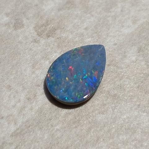 Opal australijski doublet 10x7 mm nr 121