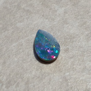 Opal australijski doublet 7x5 mm nr 105