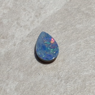 Opal australijski doublet 7x5 mm nr 106