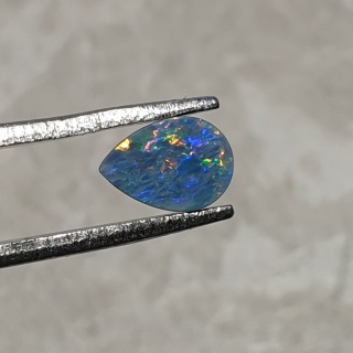 Opal australijski doublet 7x5 mm nr 107