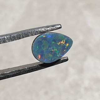Opal australijski doublet 7x5 mm nr 108