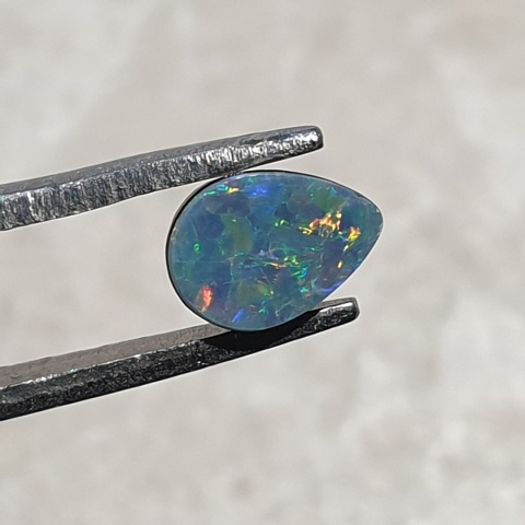 Opal australijski doublet 7x5 mm nr 108