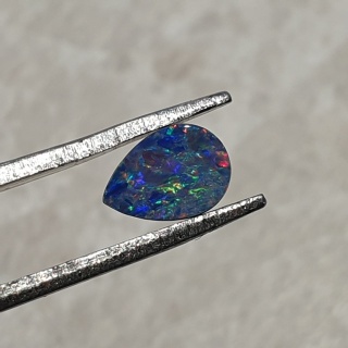 Opal australijski doublet 7x5 mm nr 111