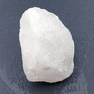 Kwarc różowy bryłka z dziurką 28x22 mm nr 115